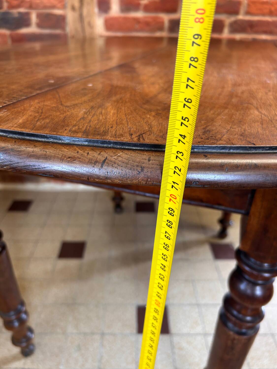 Jolie table ronde vintage