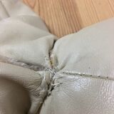 Omersa seal, white leather foot rest