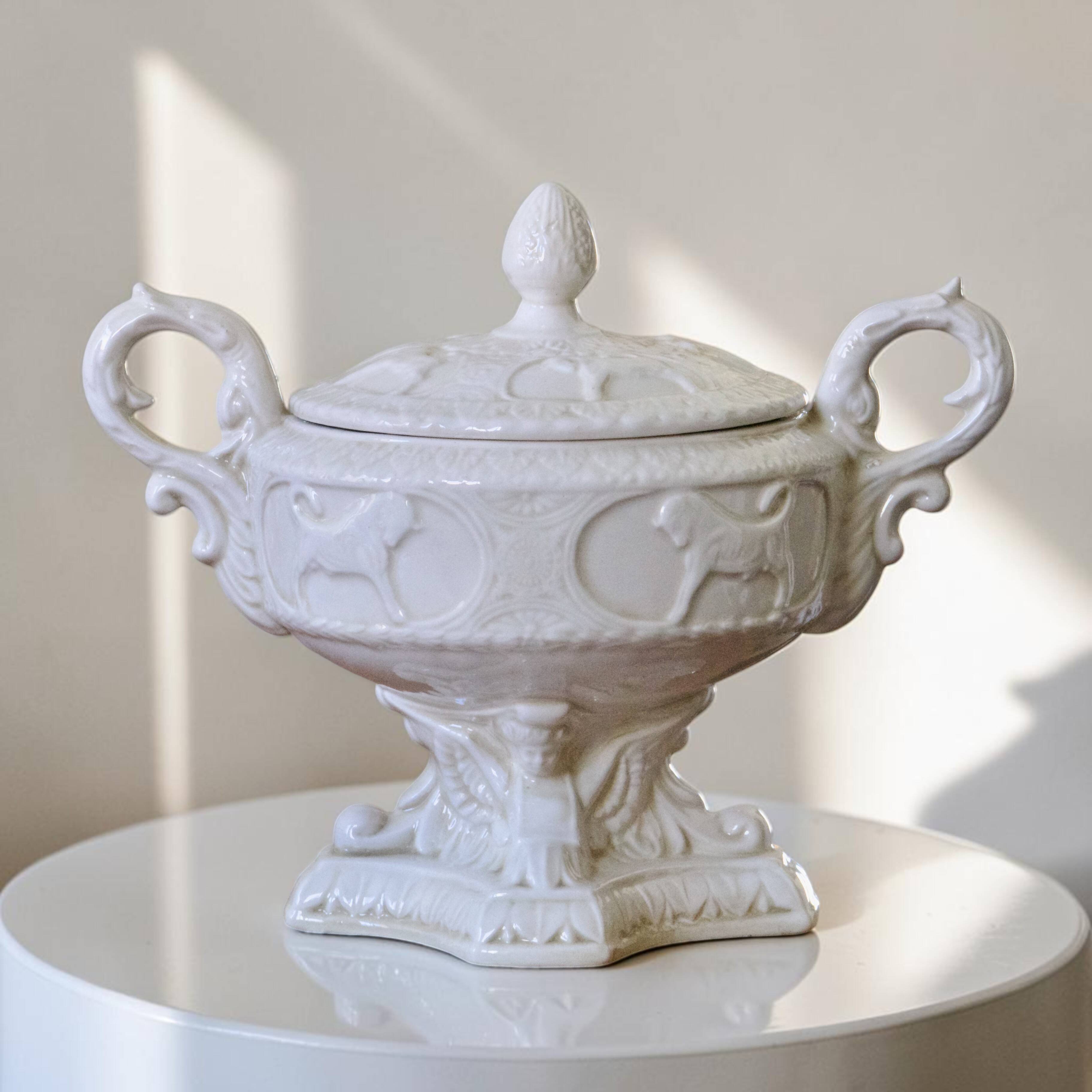 Soupière italienne d'apparat st Capodimonte en porcelaine