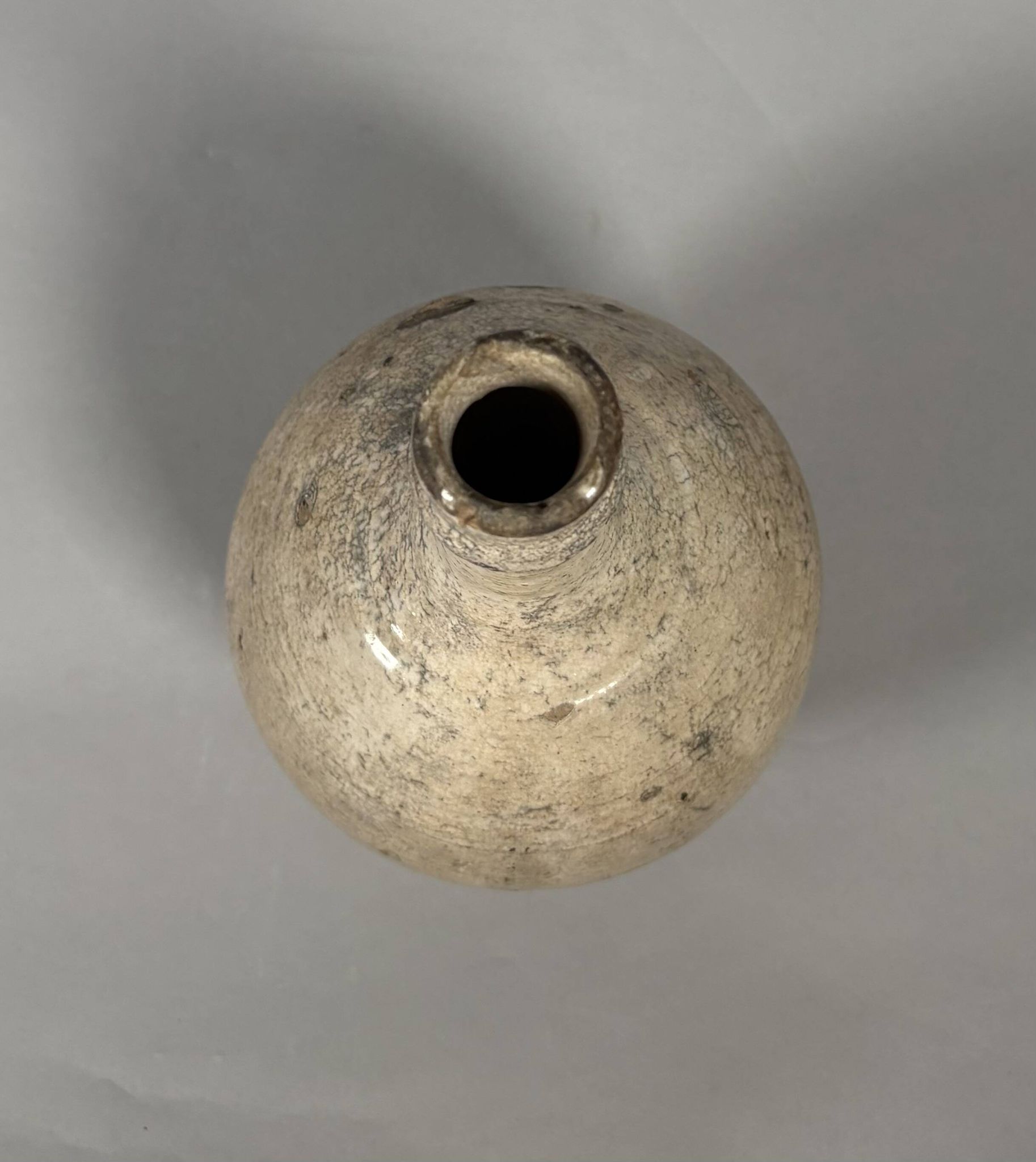 Cracked stoneware bottle vase, Song Dynasty (960 - 1279) China