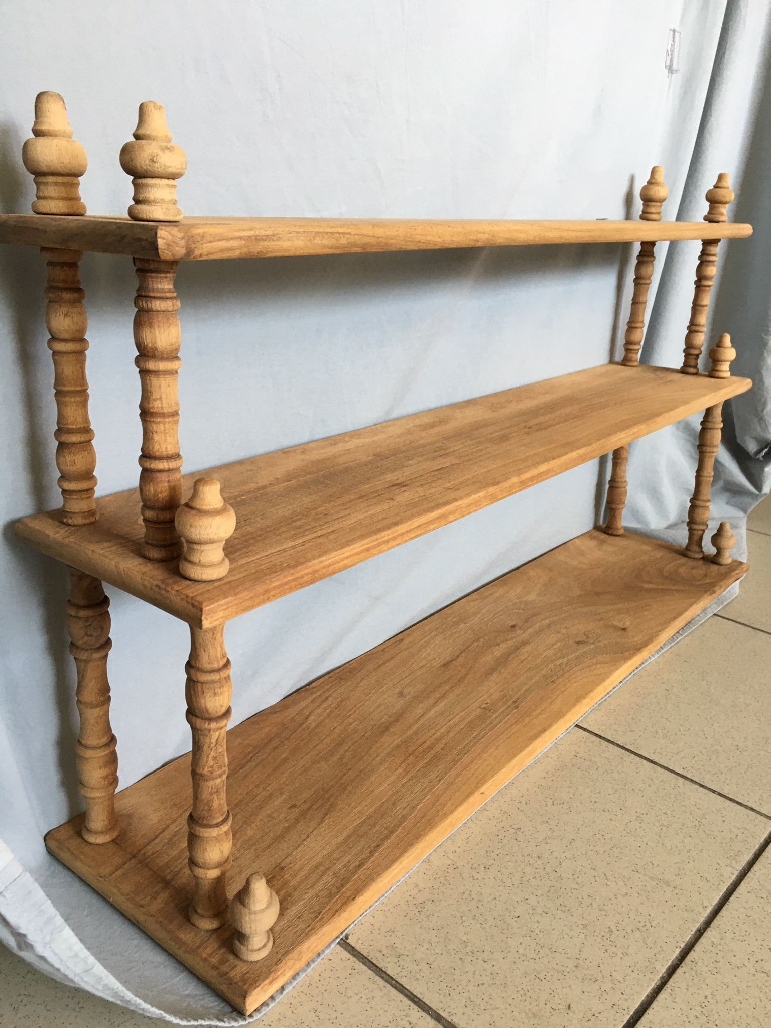 Shelf 3 levels