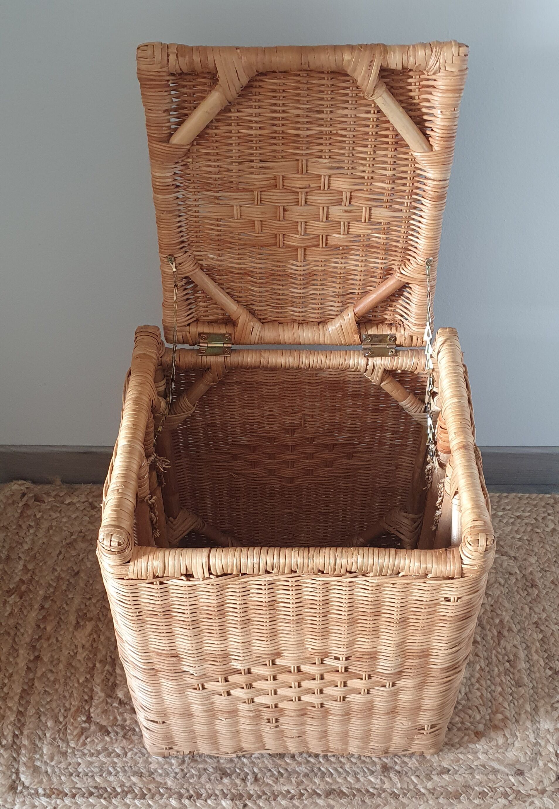 Rattan chest