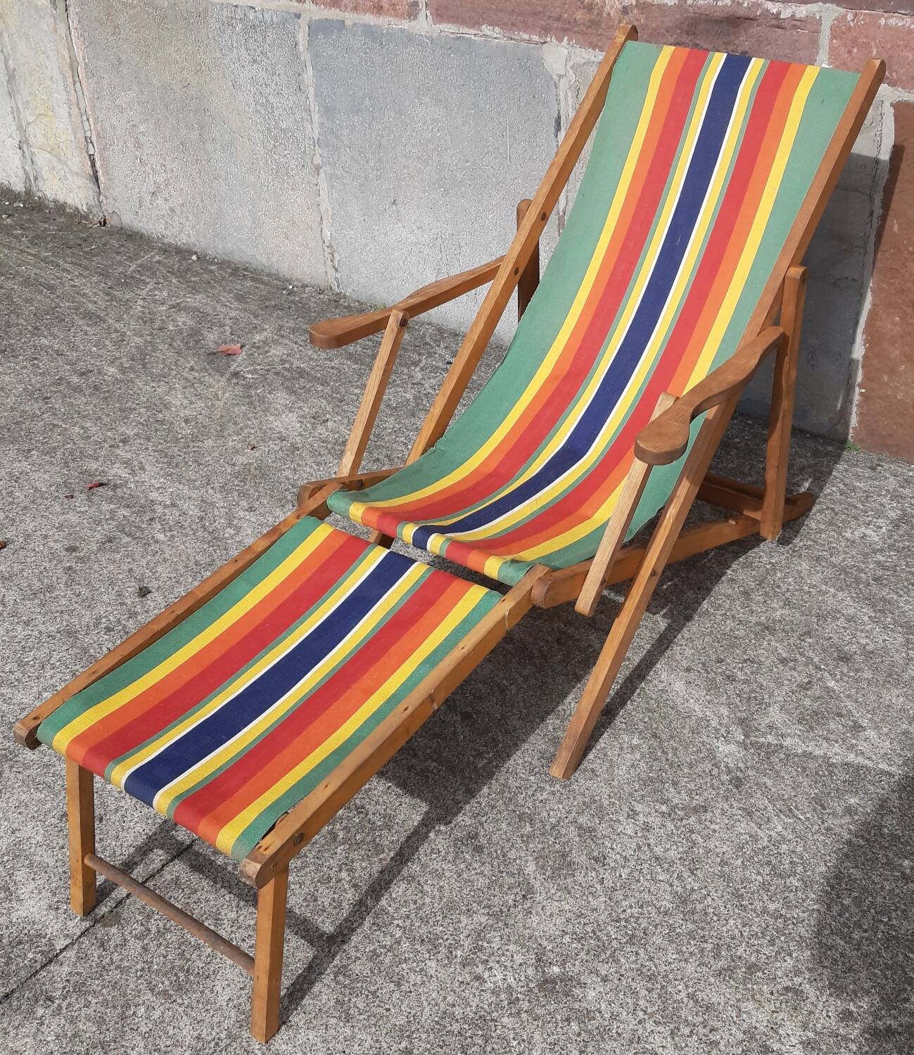 Vintage deckchair, lounge chair or chaise longue