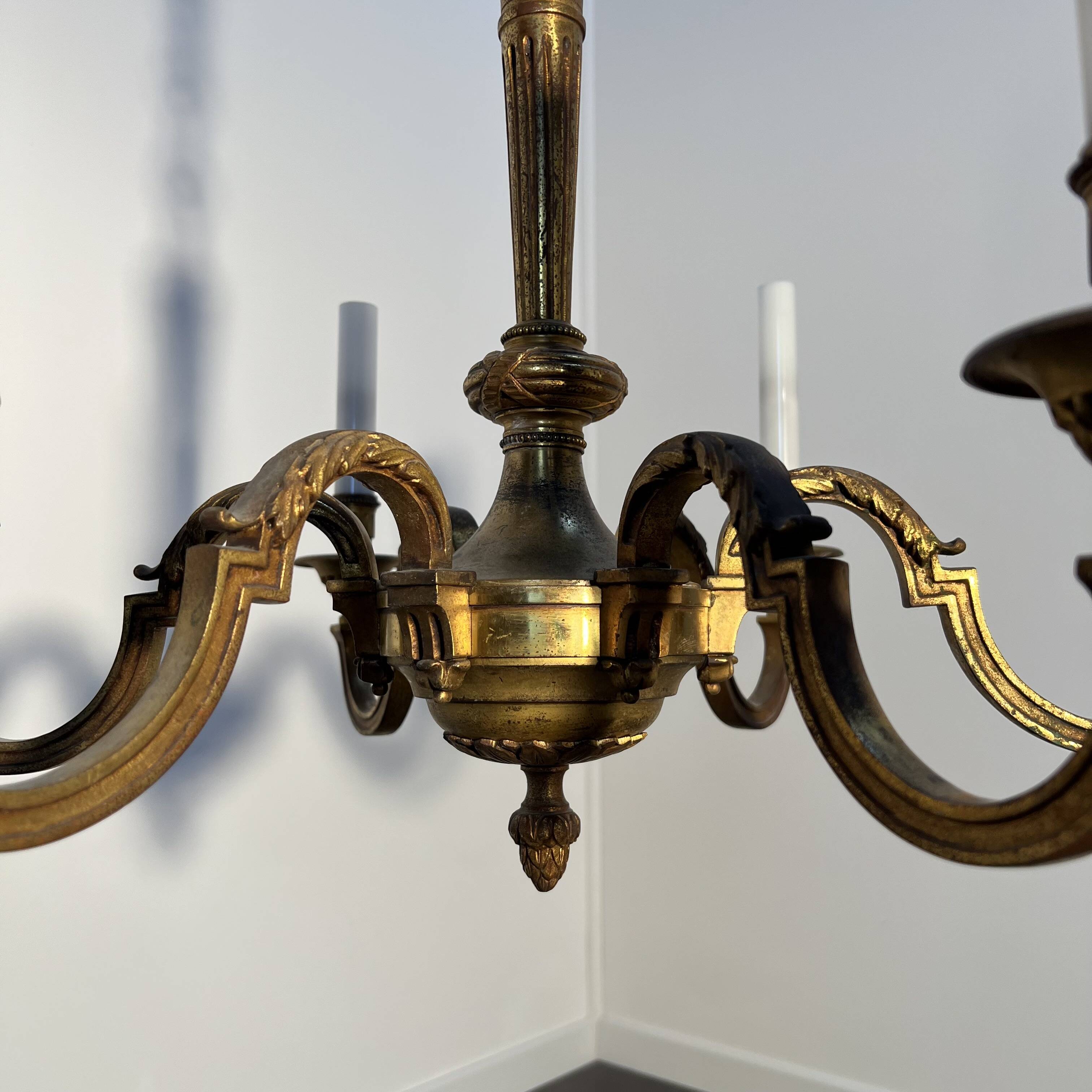 Important six-light chandelier in chiselled gilded bronze, Empire, 19th century