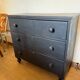Commode anglaise en bois patiné noir