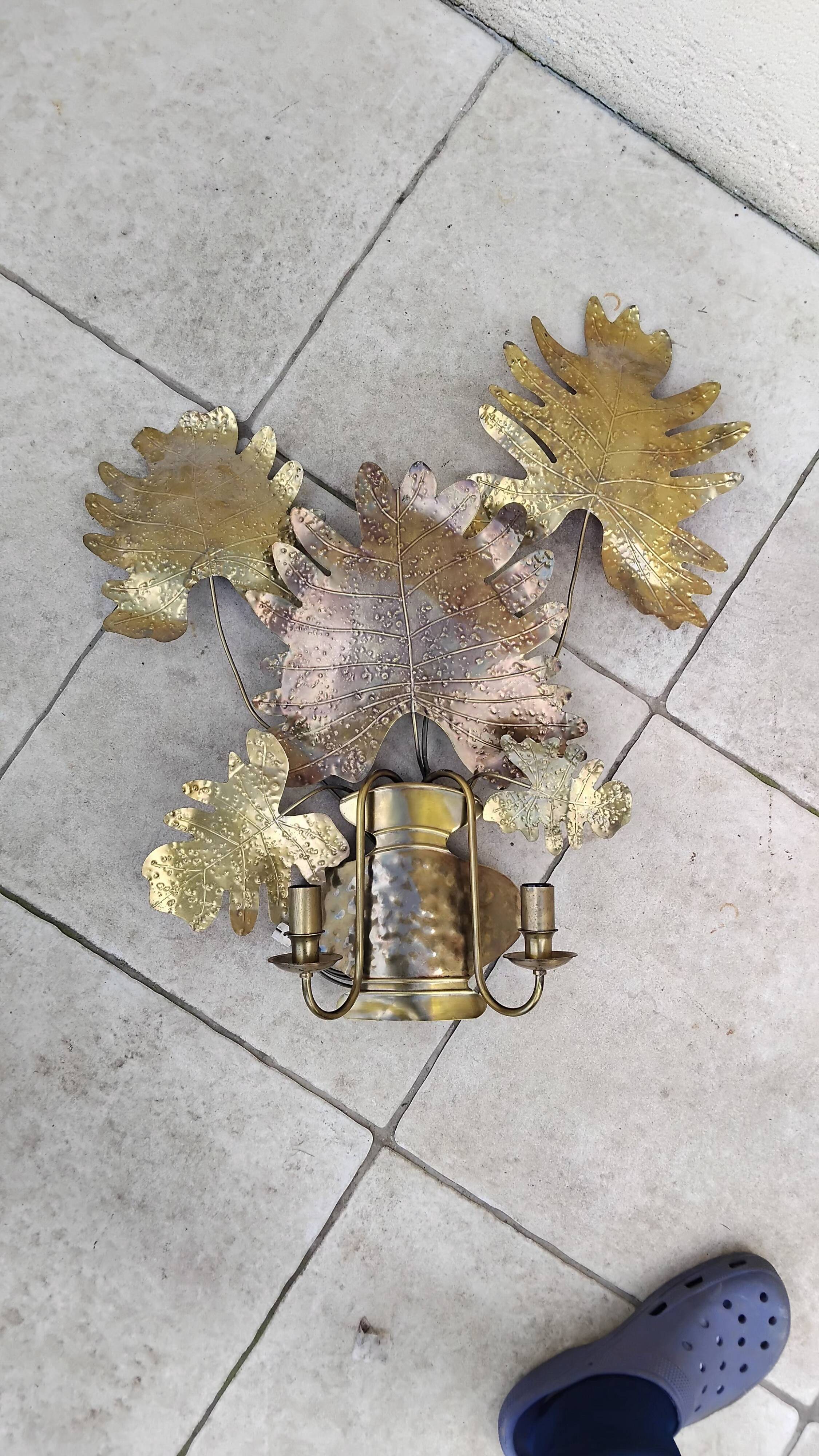 Applique en tôle dorée motif feuilles style Hans Kogl,  années 70