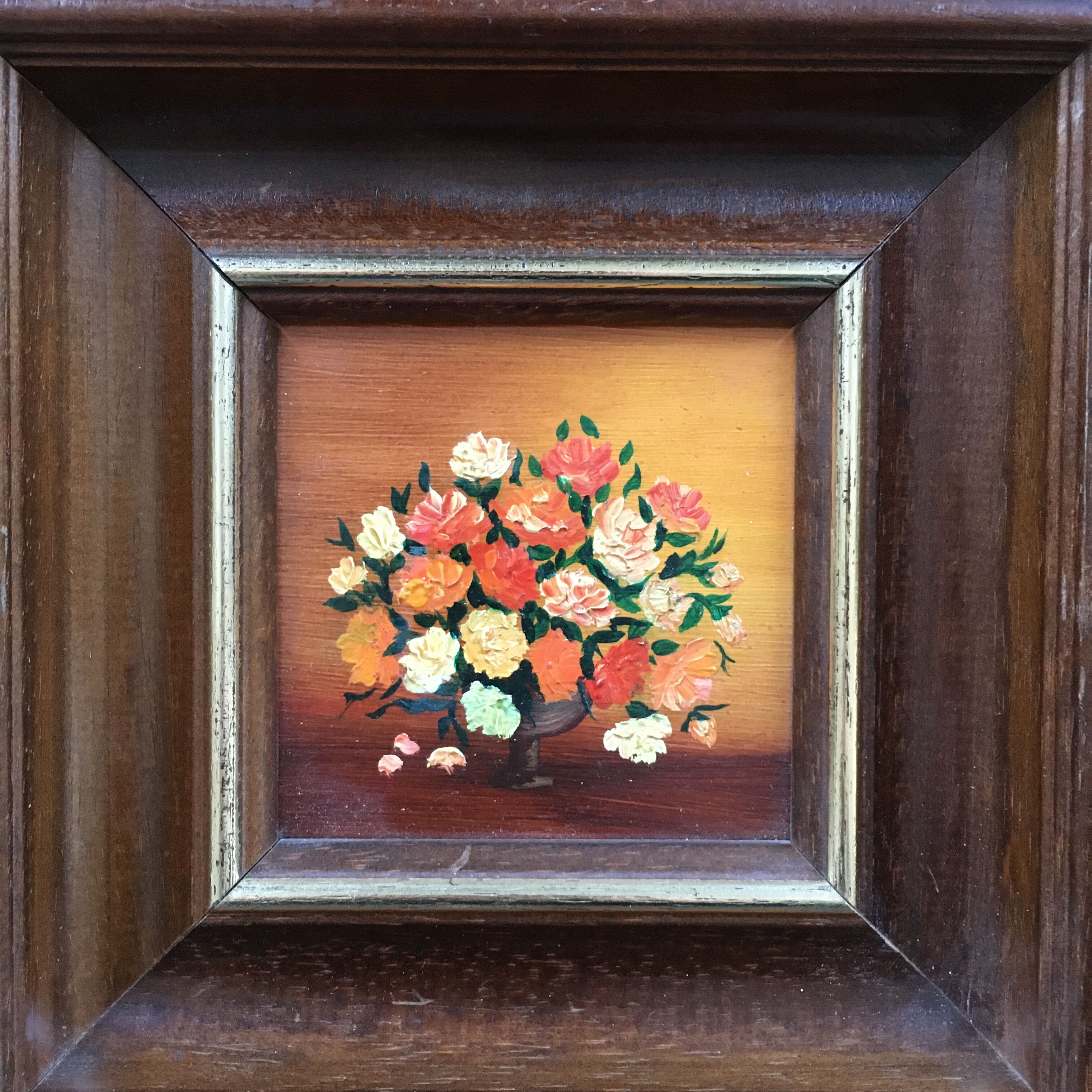 Miniature orange bouquet table