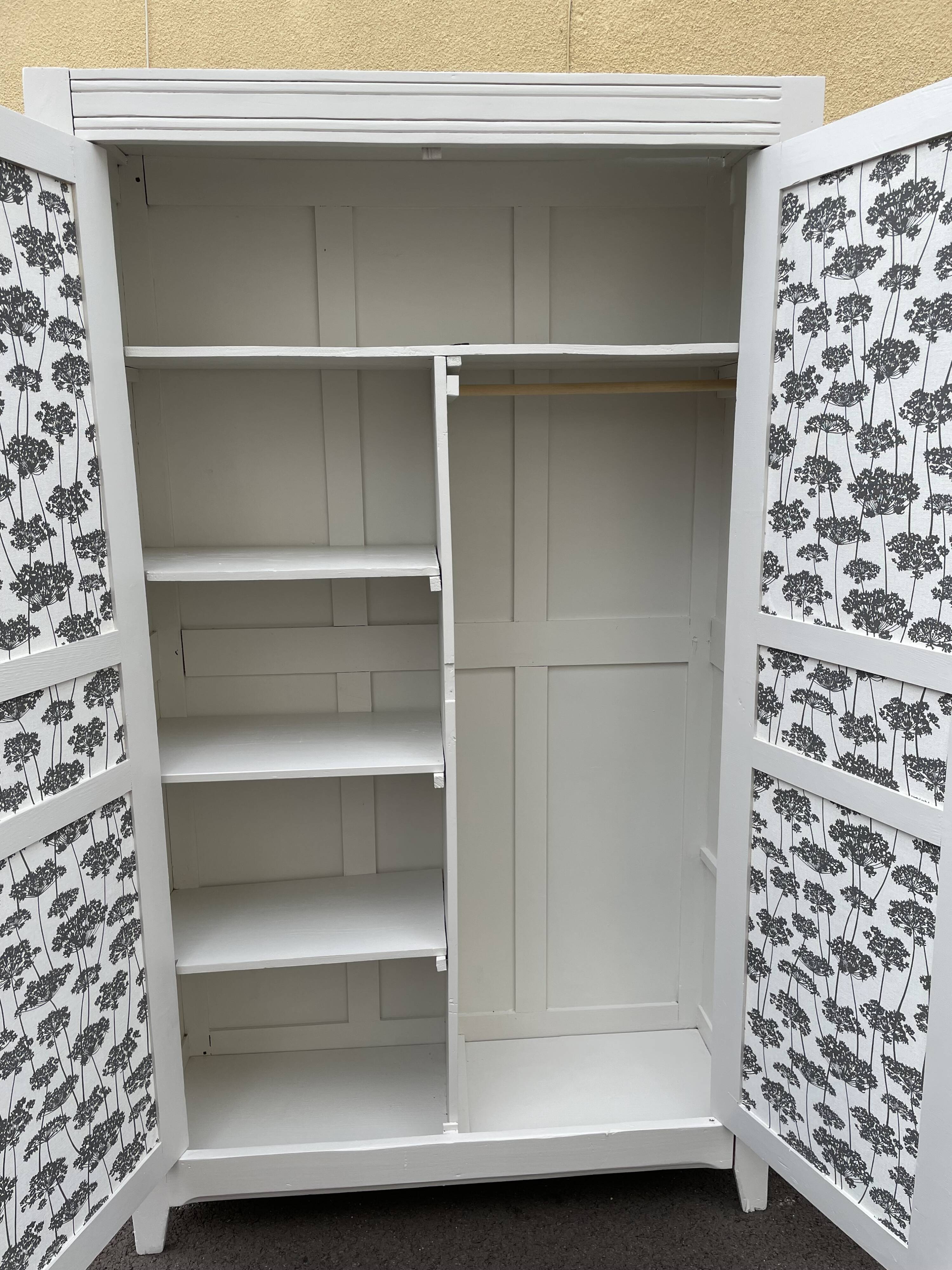 Armoire parisienne