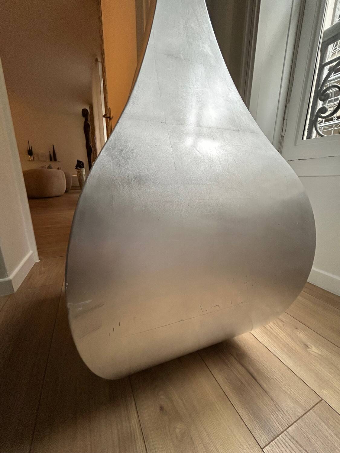 Monumental sculptural vase in aluminium – Italian design – De Castelli
