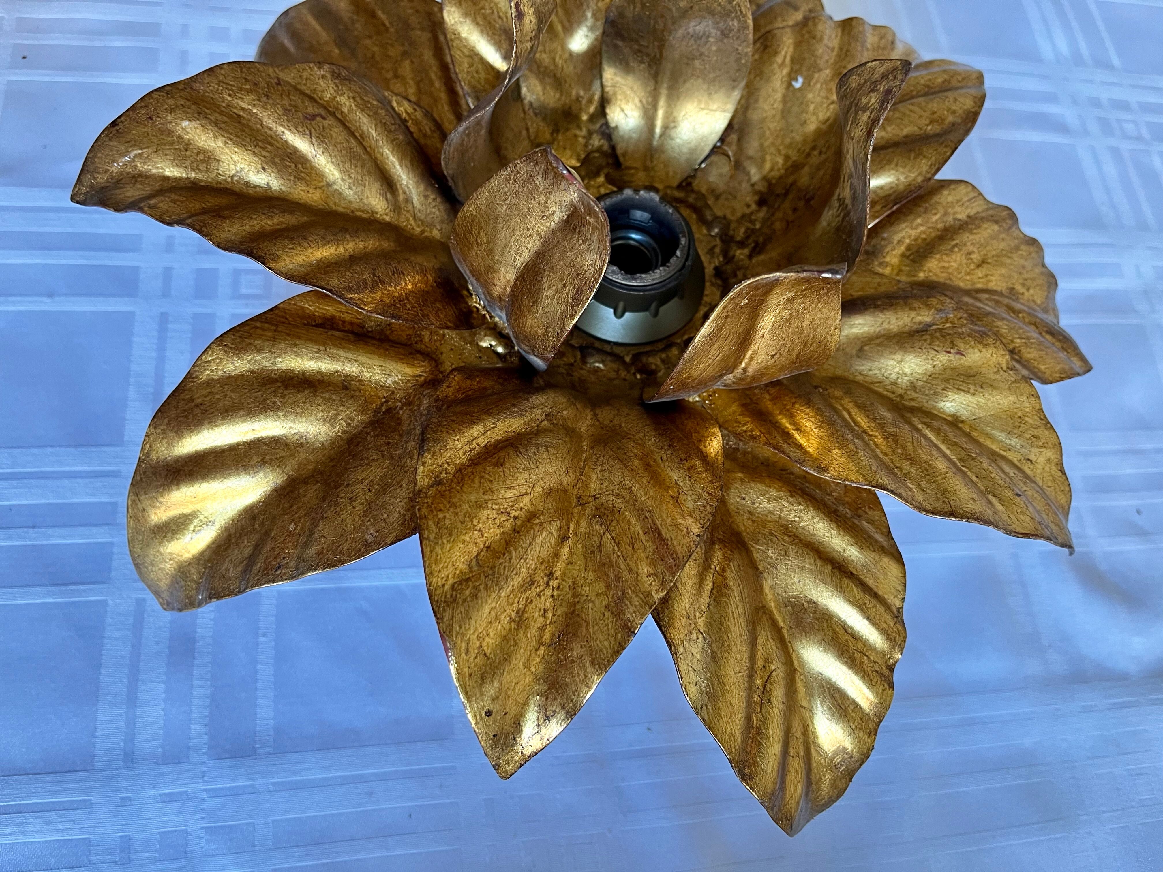 Trio appliques golden flowers