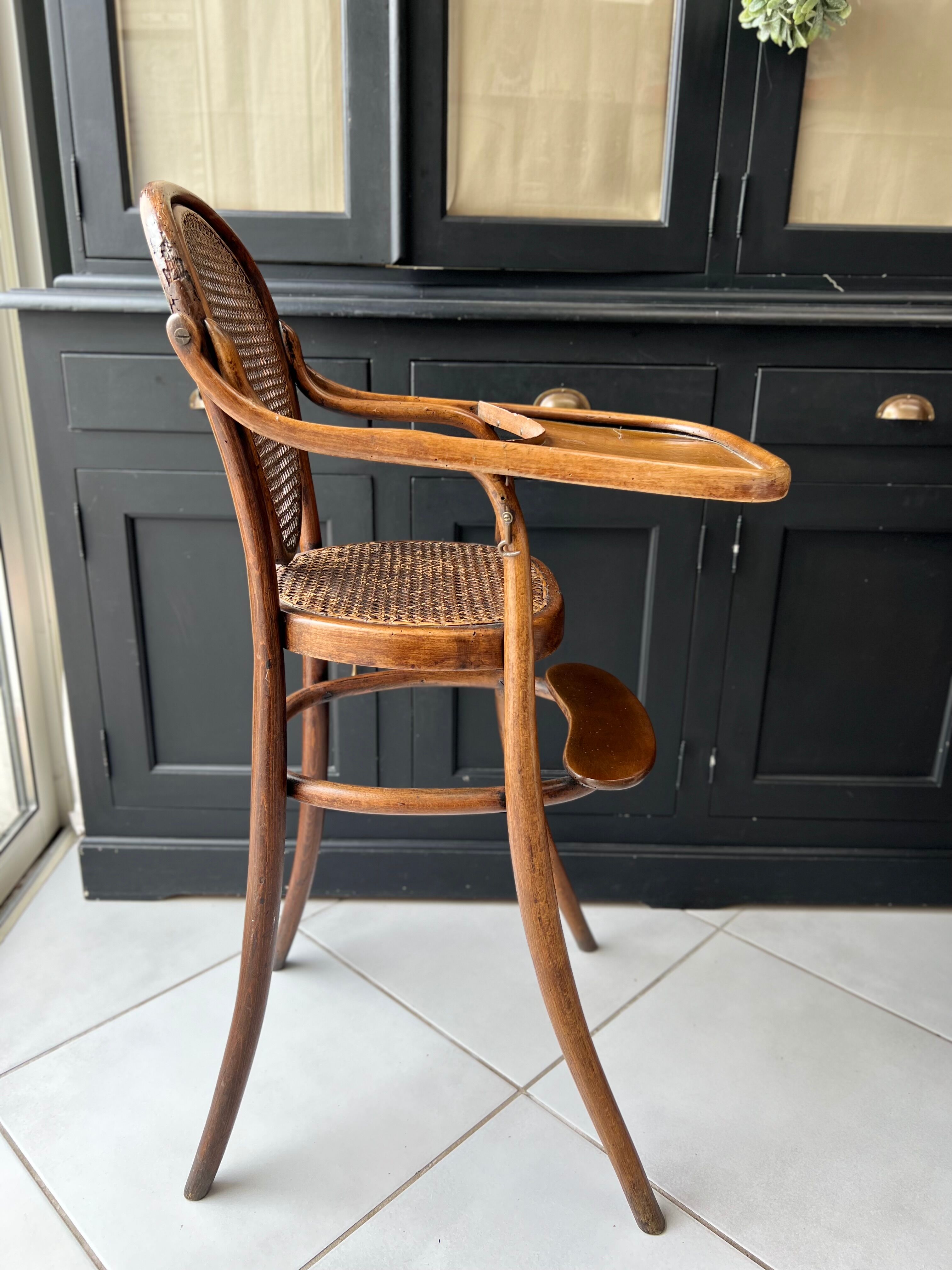 Rattan high chair cannages year 30