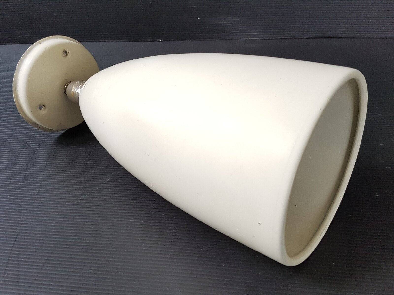 50s beige metal spot lamp on vintage rockabilly swivel.