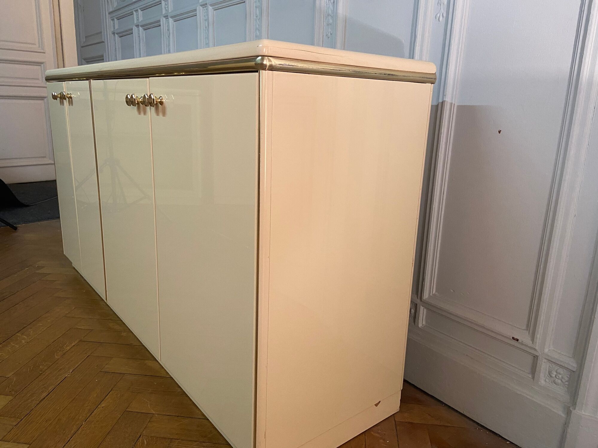 Ivory and brass wool buffet, 1970