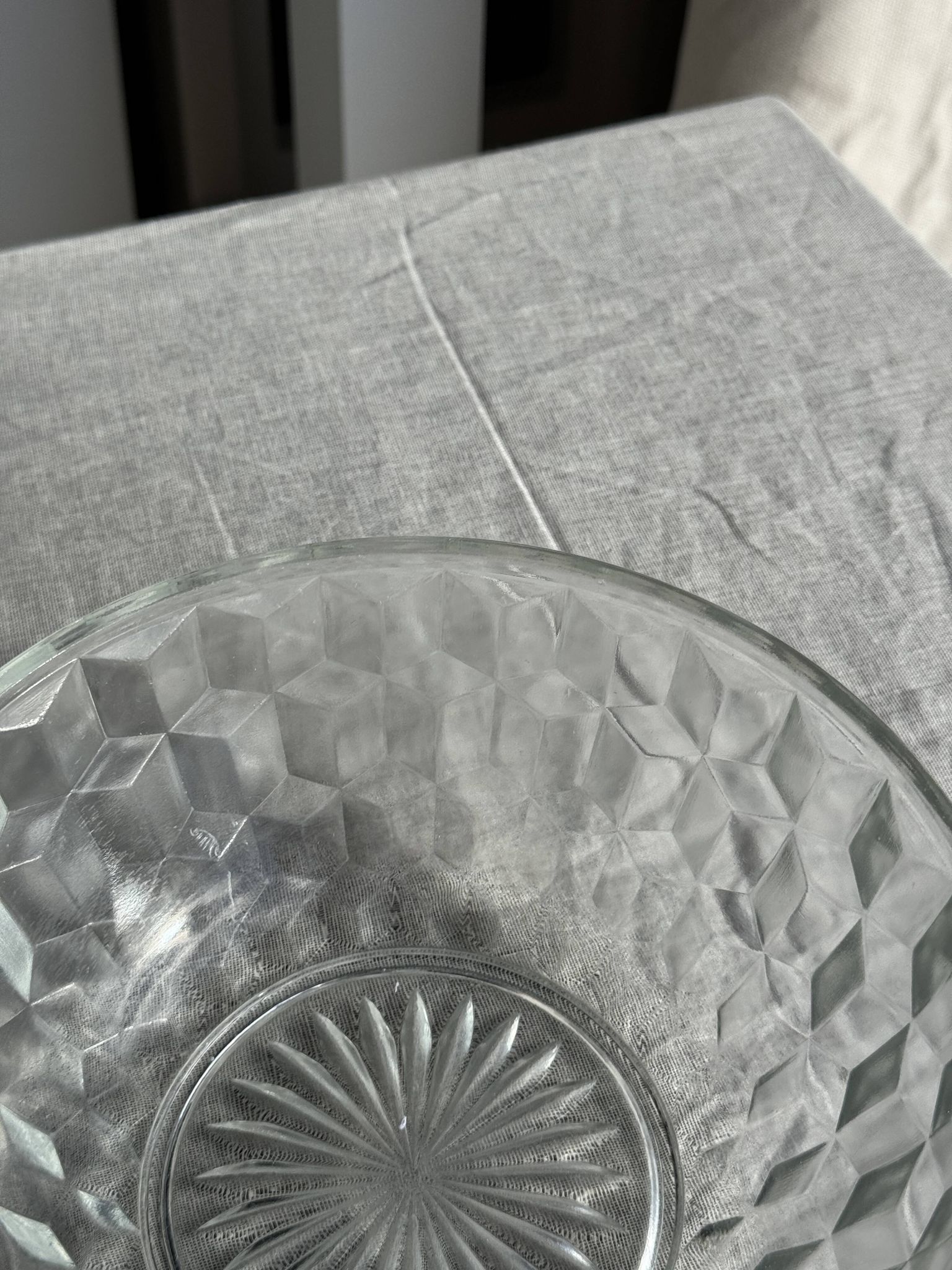 Petit saladier en verre vintage à motif de cubes