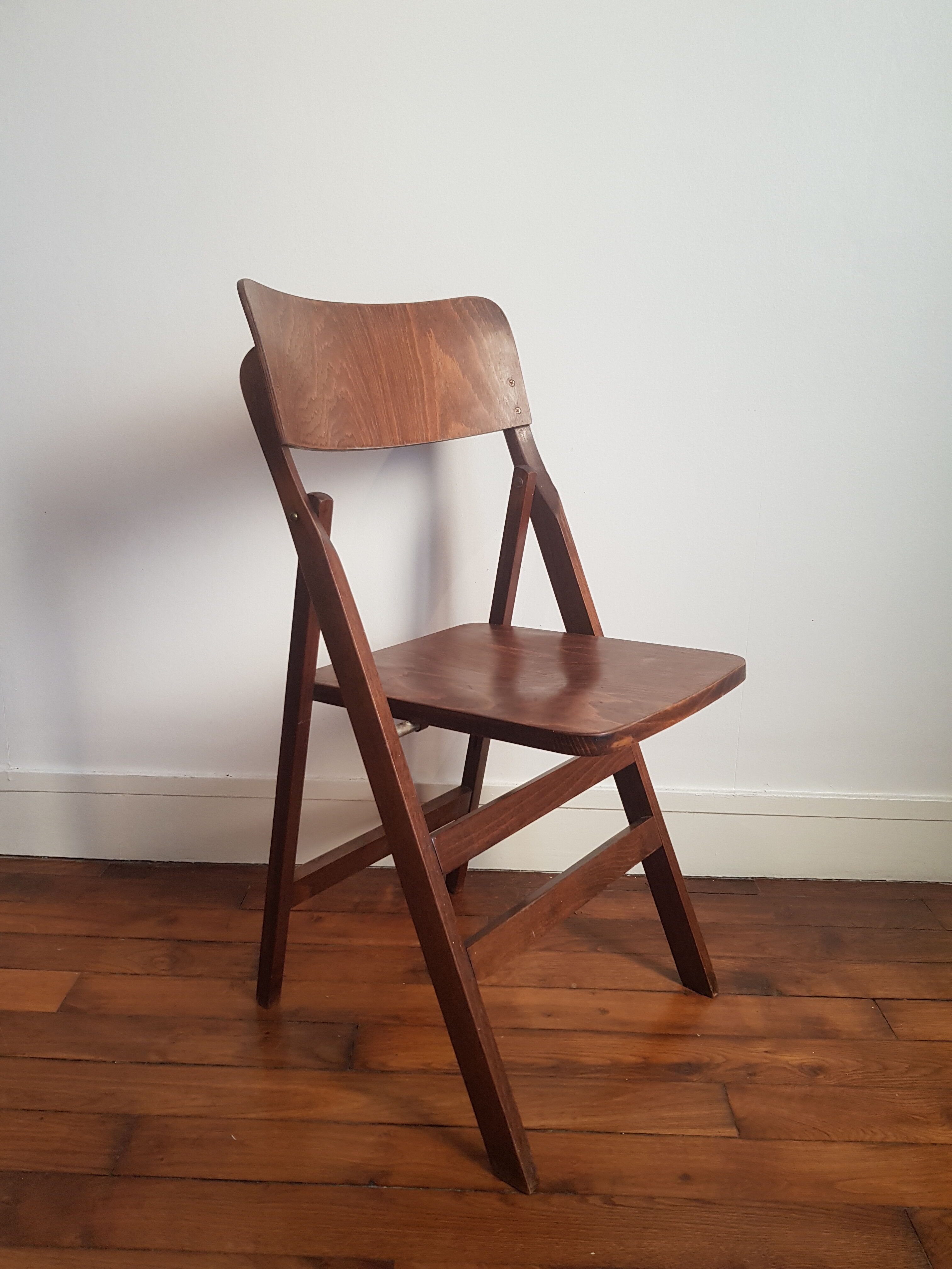 Baumann folding chair