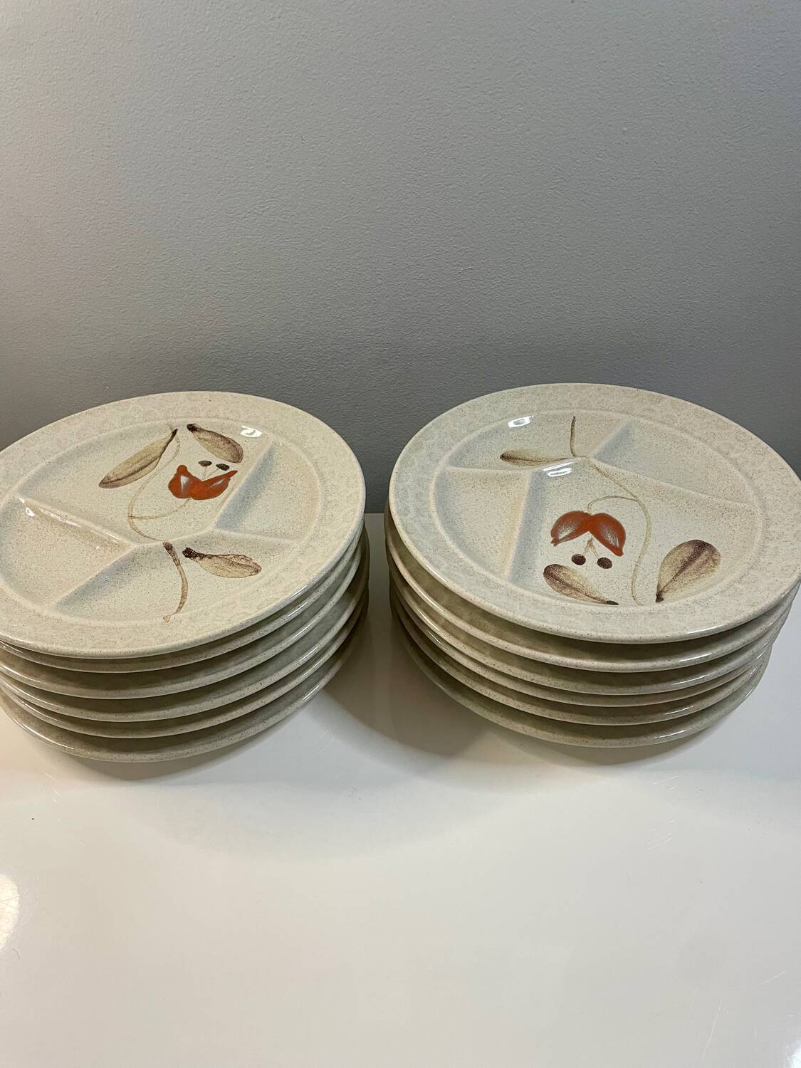 12 vintage Hollandia sarreguemine plates