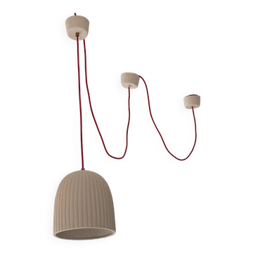 Suspension Alix D. Reynis