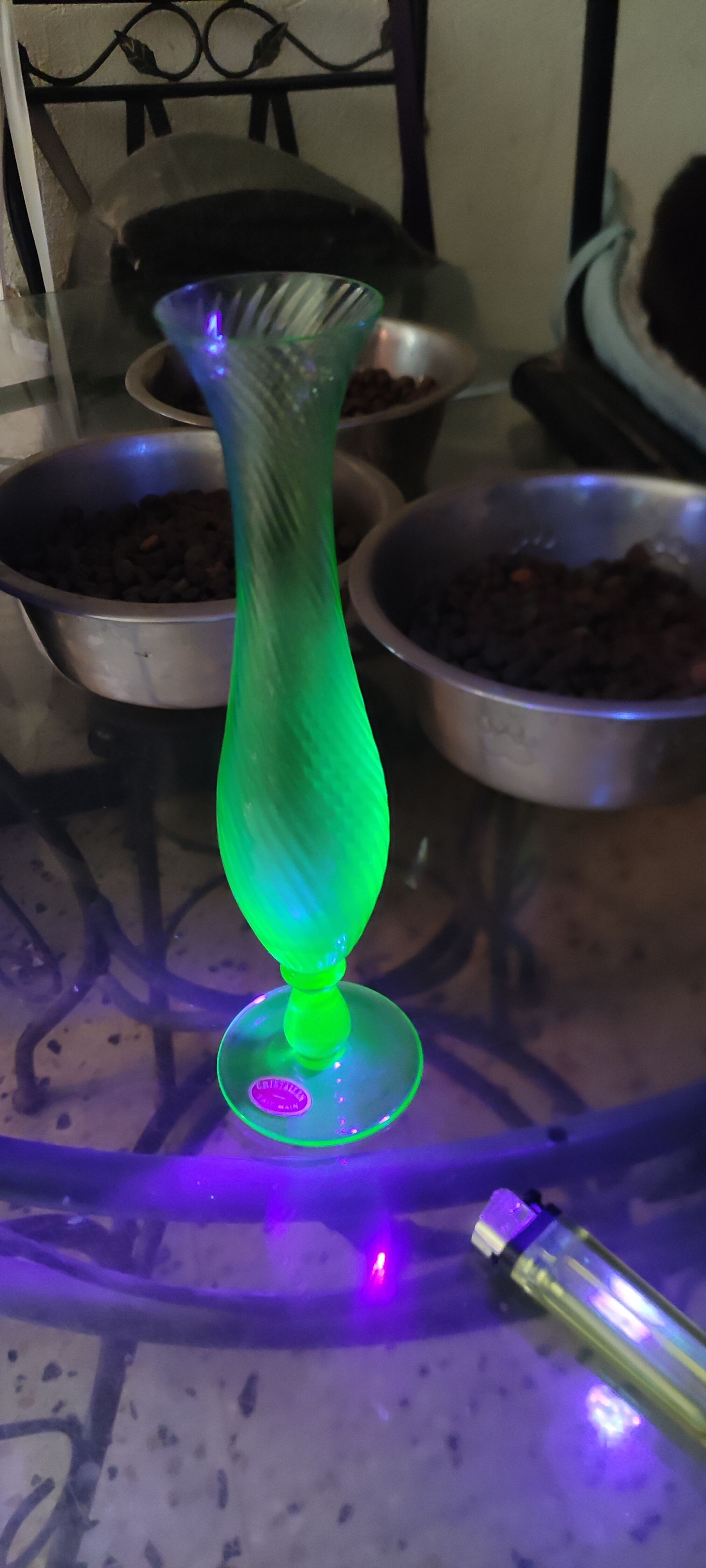 Soliflore of urane glass