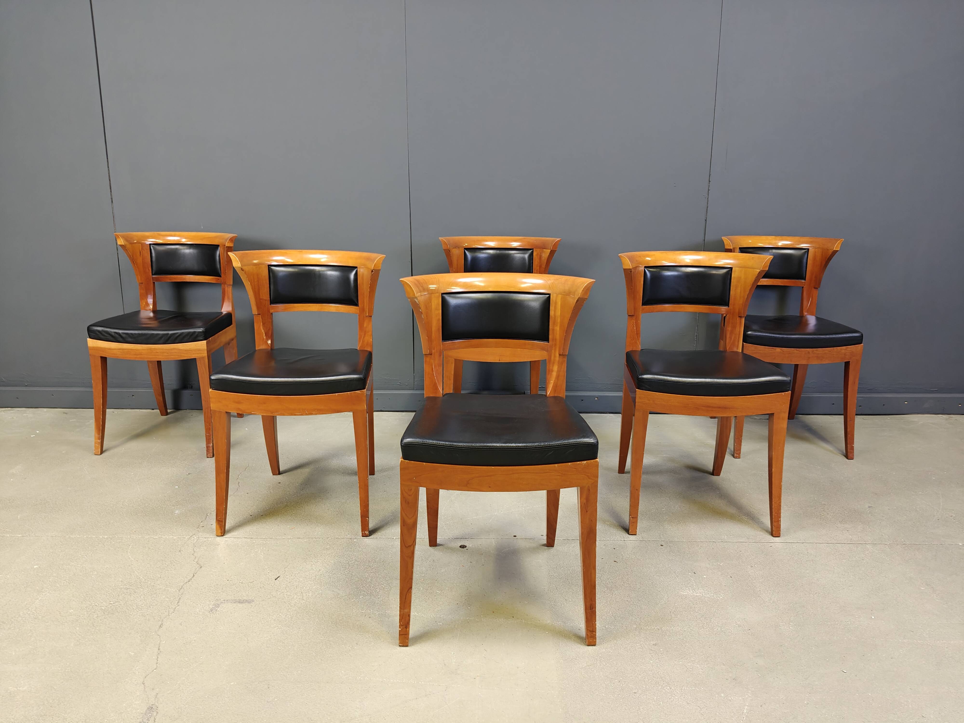 Set of 12 Cherry wood dining chairs by Leon Krier Model Sella Media by Gior