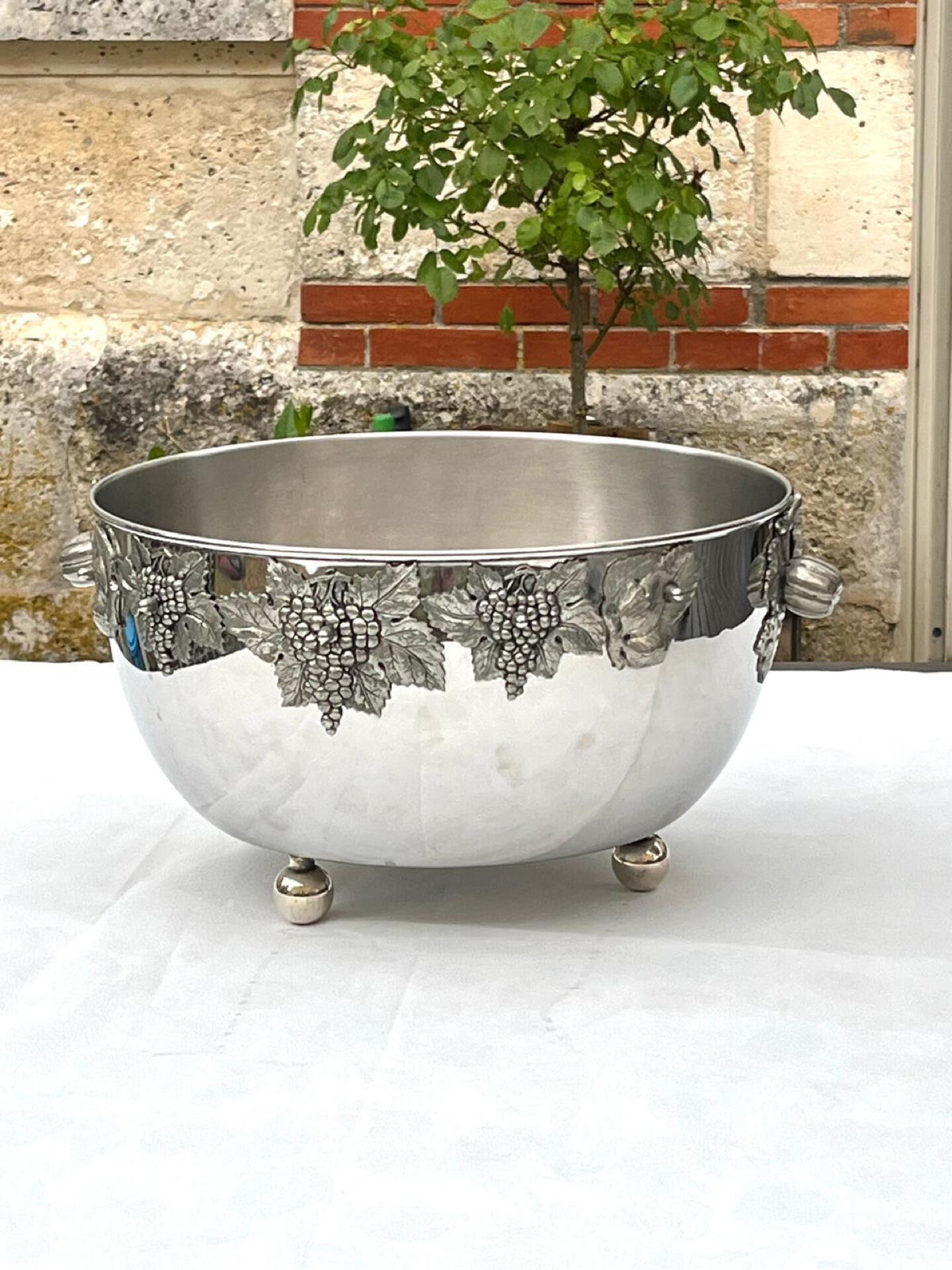 Vintage Italian Silver-Coloured Champagne Bath on Ball Feet