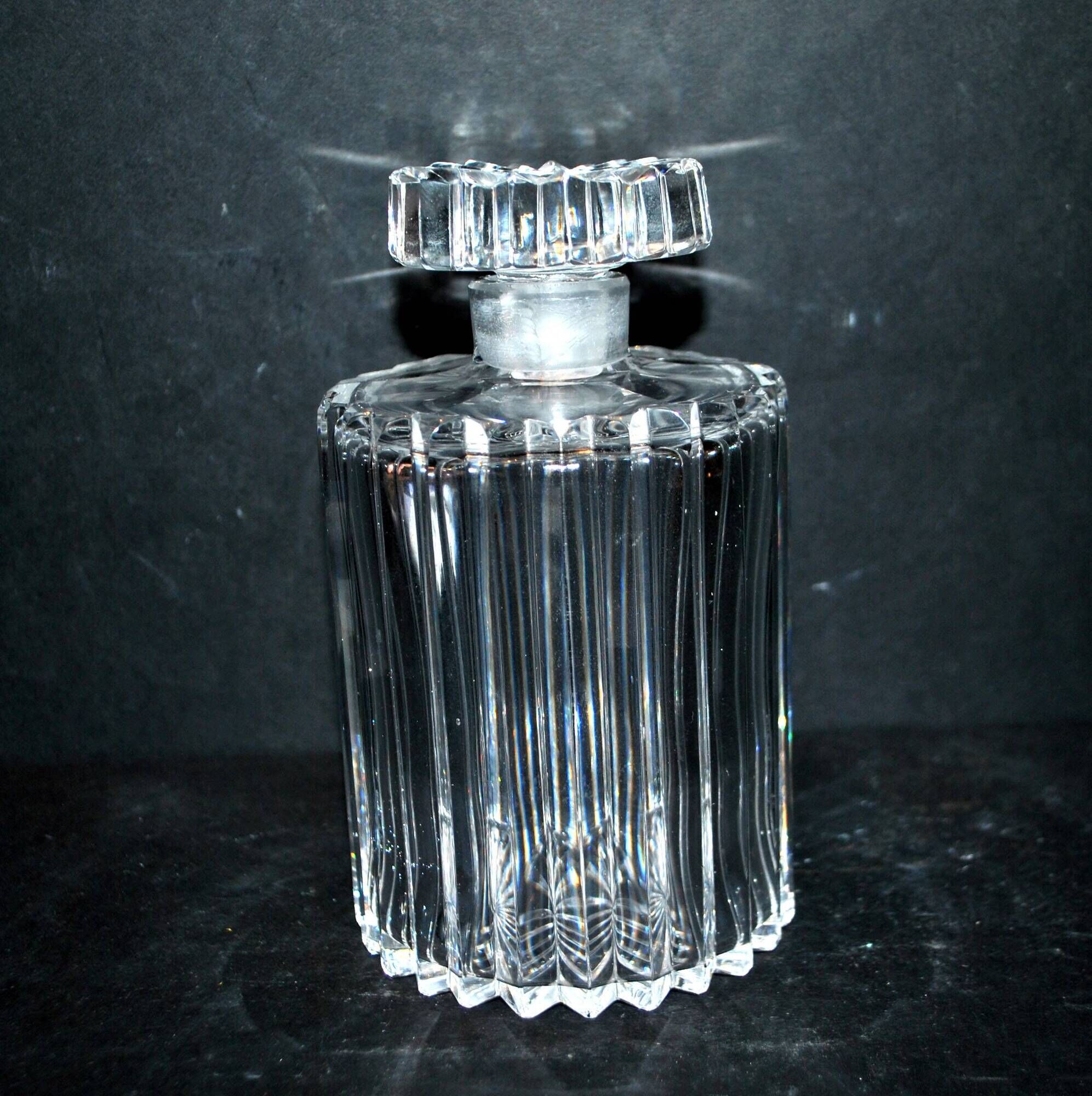 Whiskey bottle decanter in crystal cut in full fluted beveled deep Baccarat or Saint-Louis?