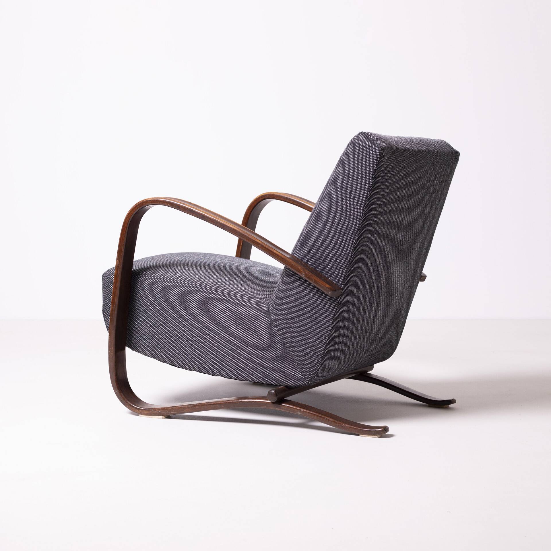Pair of H-269 Jindrich Halabala lounge chairs, Czechoslovakia, circa 1950