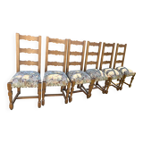 Set of chairs