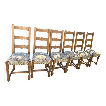 Set of chairs