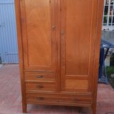Armoire parisienne