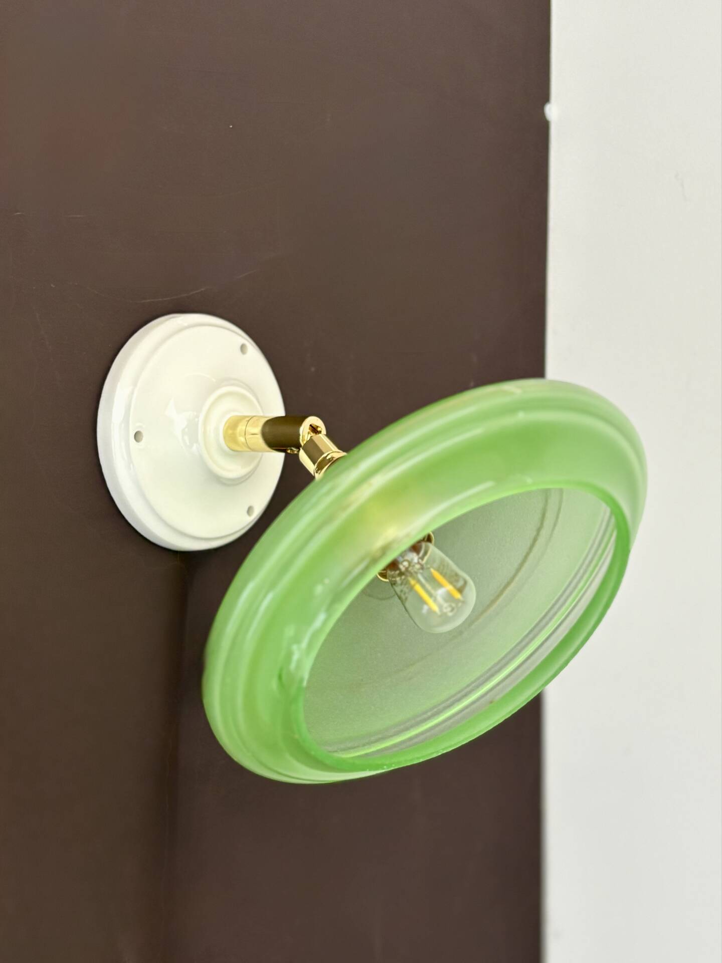 Vintage lampshade in green and gold glass