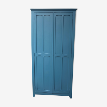 Armoire parisienne bleue