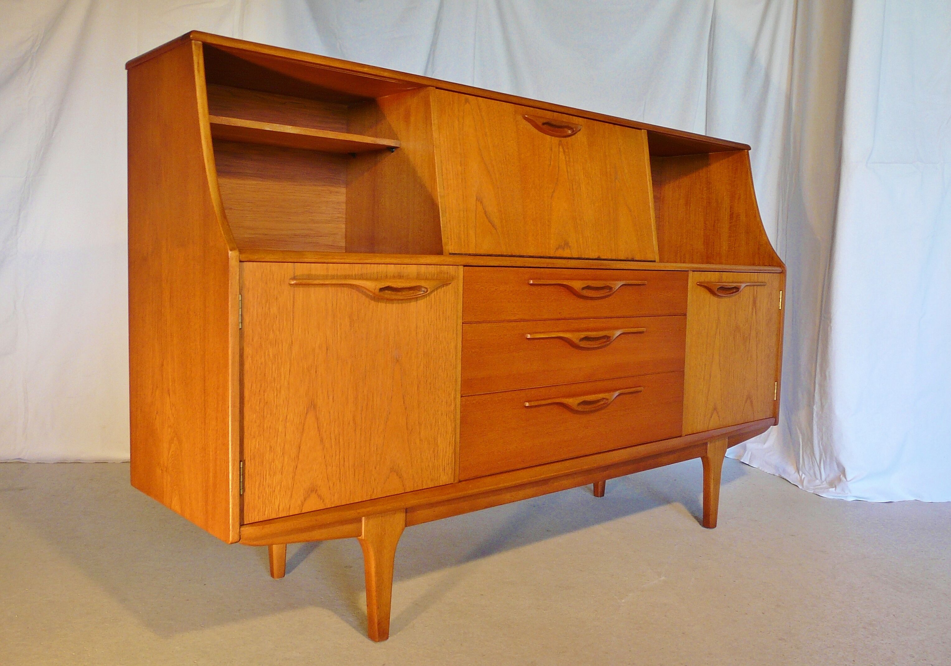 Scandinavian sidbeoard in Jentic teak