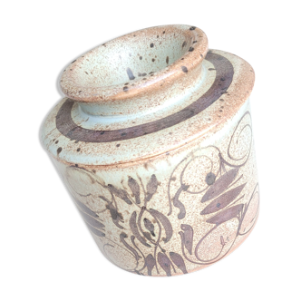 Butter maker with water in gres