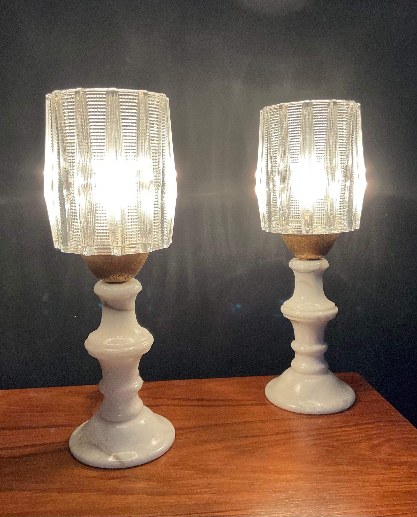 Pair of vintage lamps in marble and glass 70s