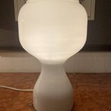 Lampe de table en verre opalin blanc Massive années 70