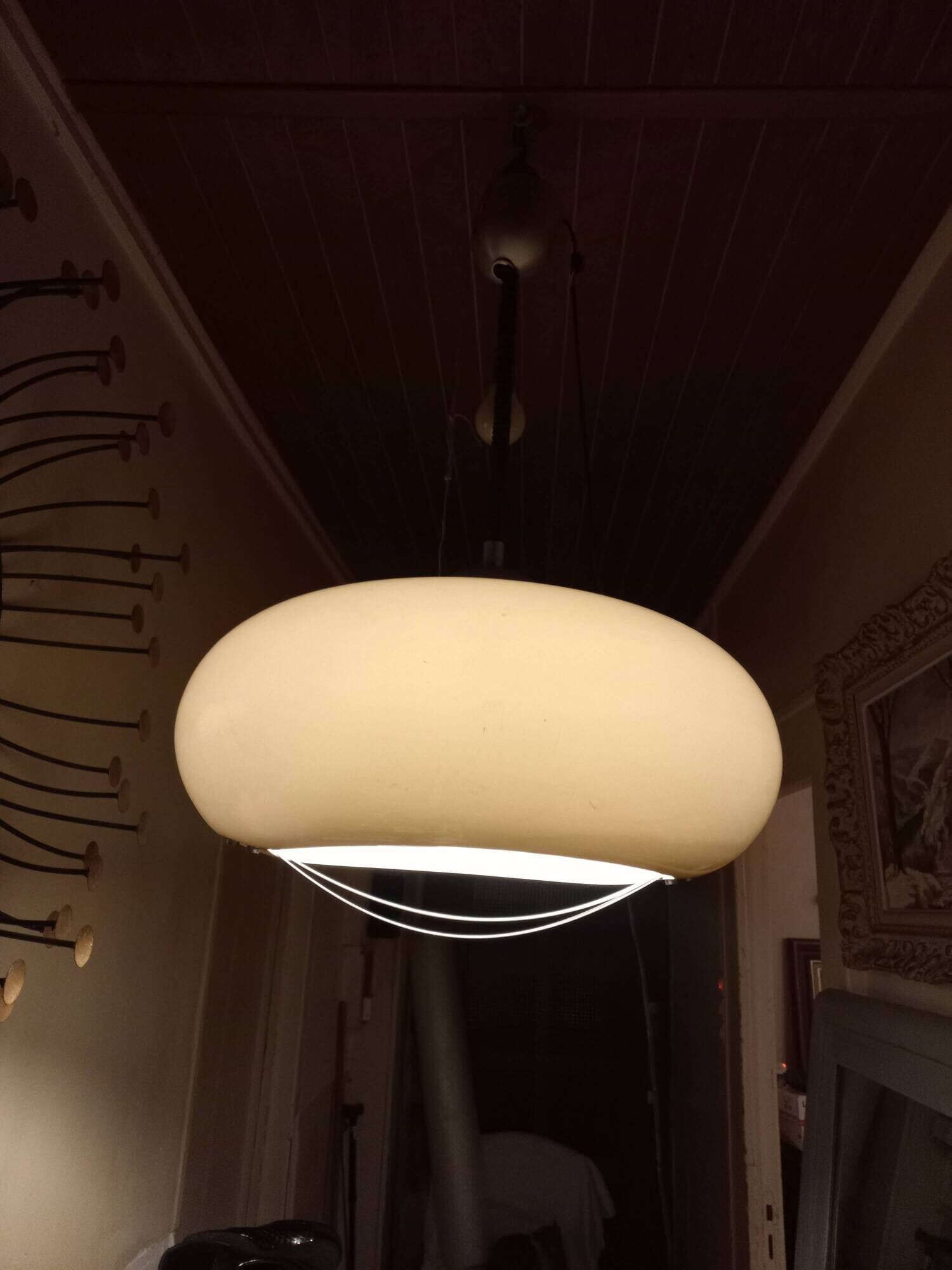 Suspension design italien space age en methacrylate des années 70