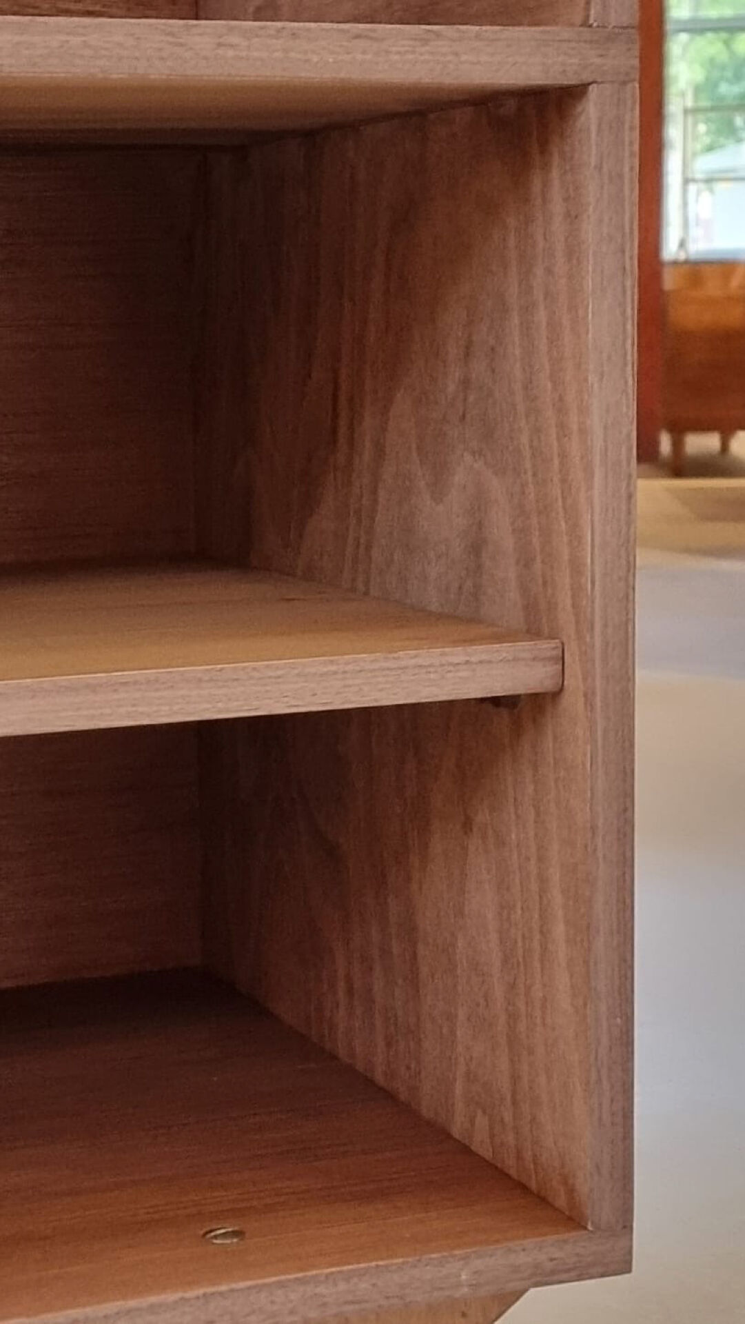 Toke record cabinet