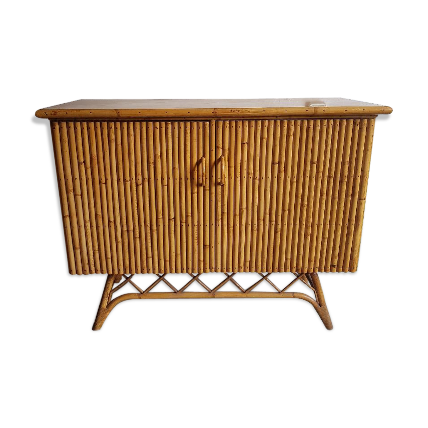 Rattan, wicker and bamboo vintage - bar furniture - feet compass buffet