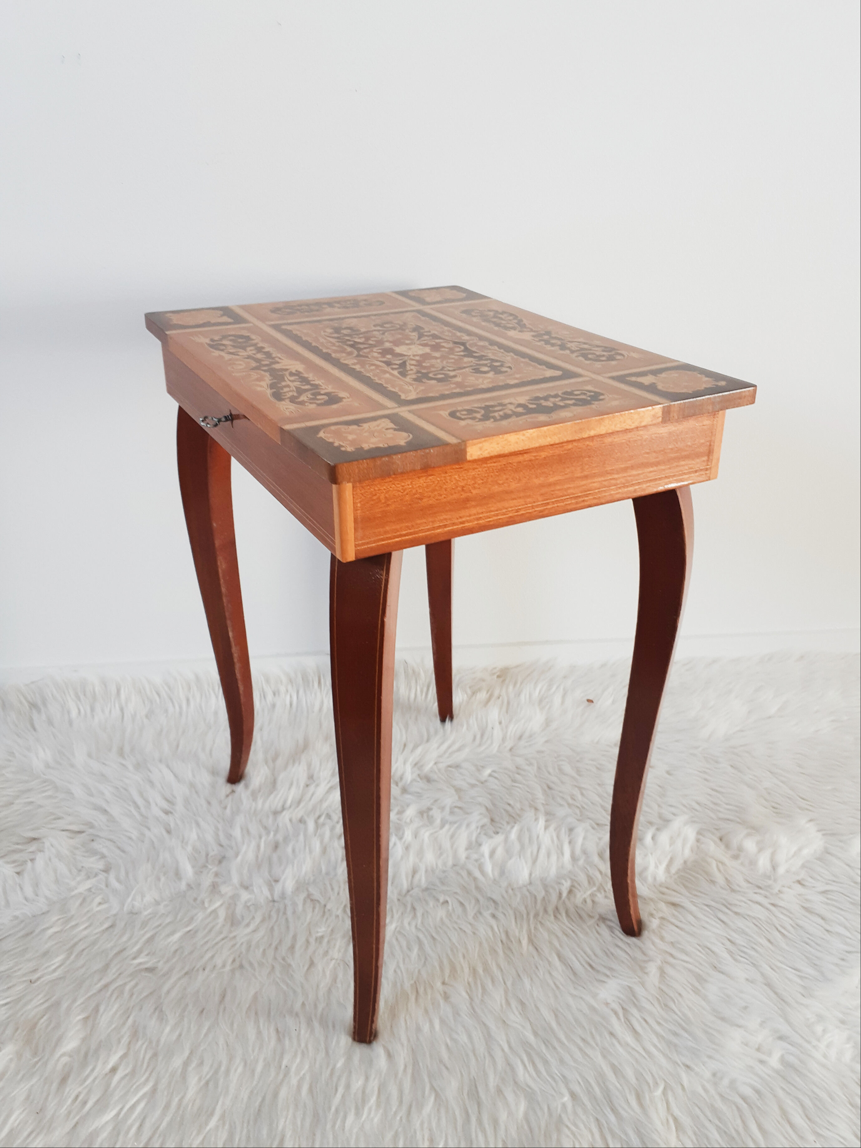 Music box table, jewelry box, inlaid wood, side table, bedside, vintage (2)