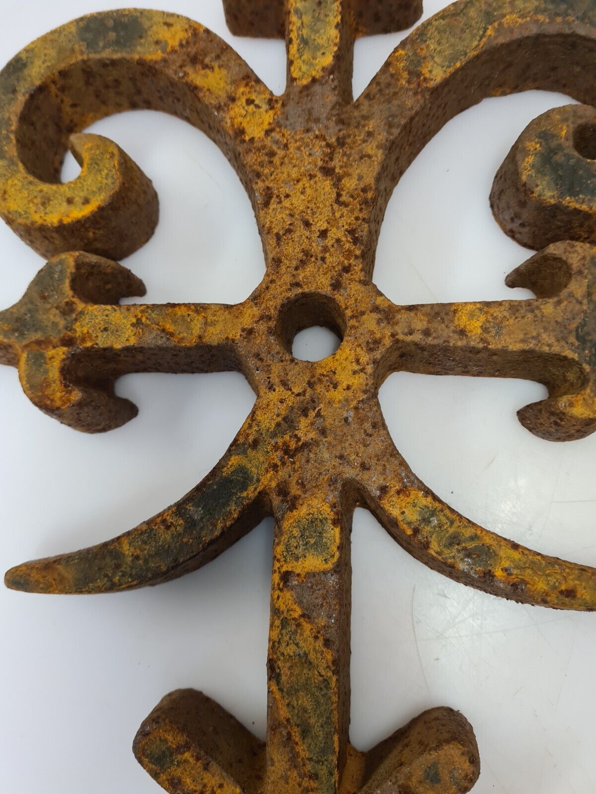 Cast iron anchor