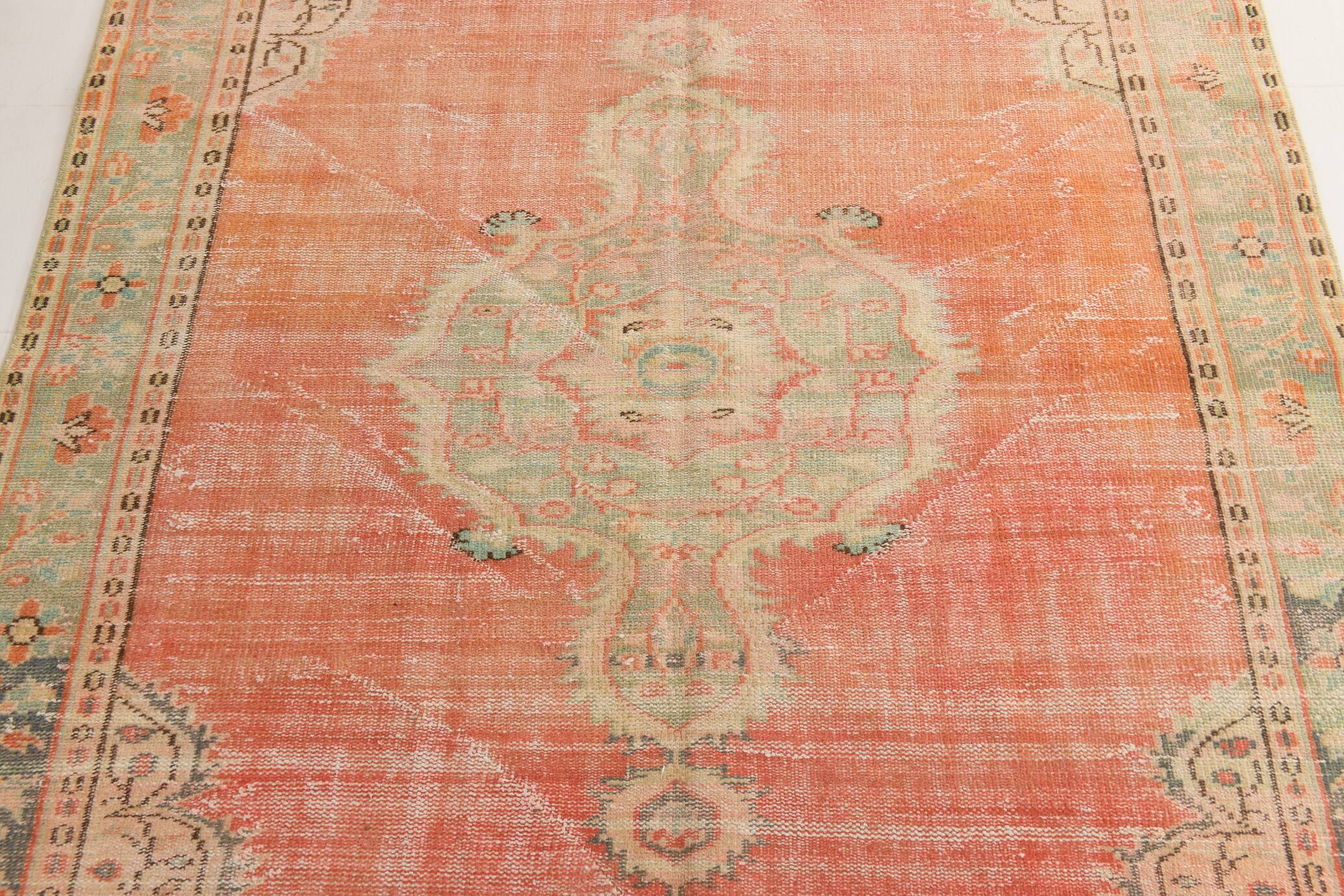 6x8 Vintage Pale Red Classic Rug, 179x254Cm