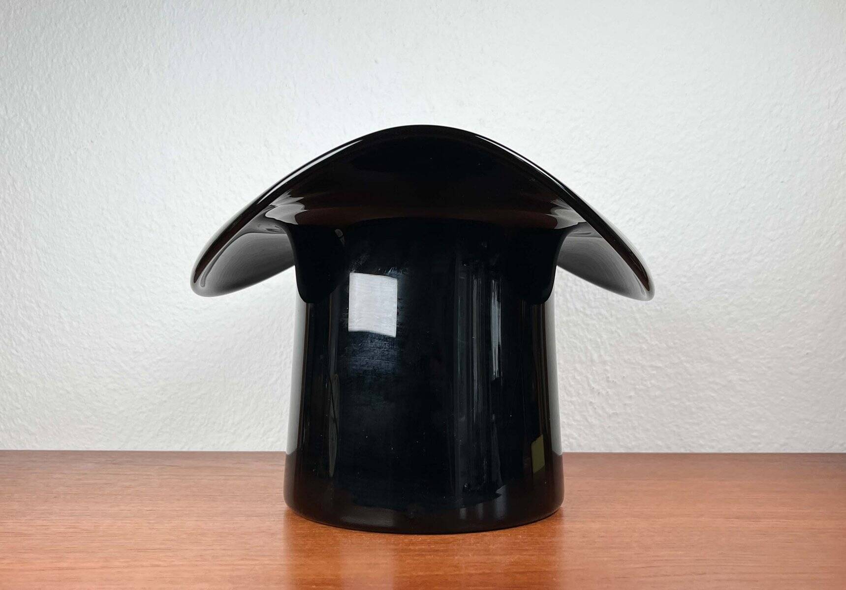 Vintage Italian vase top hat in Murano glass, 1980s.