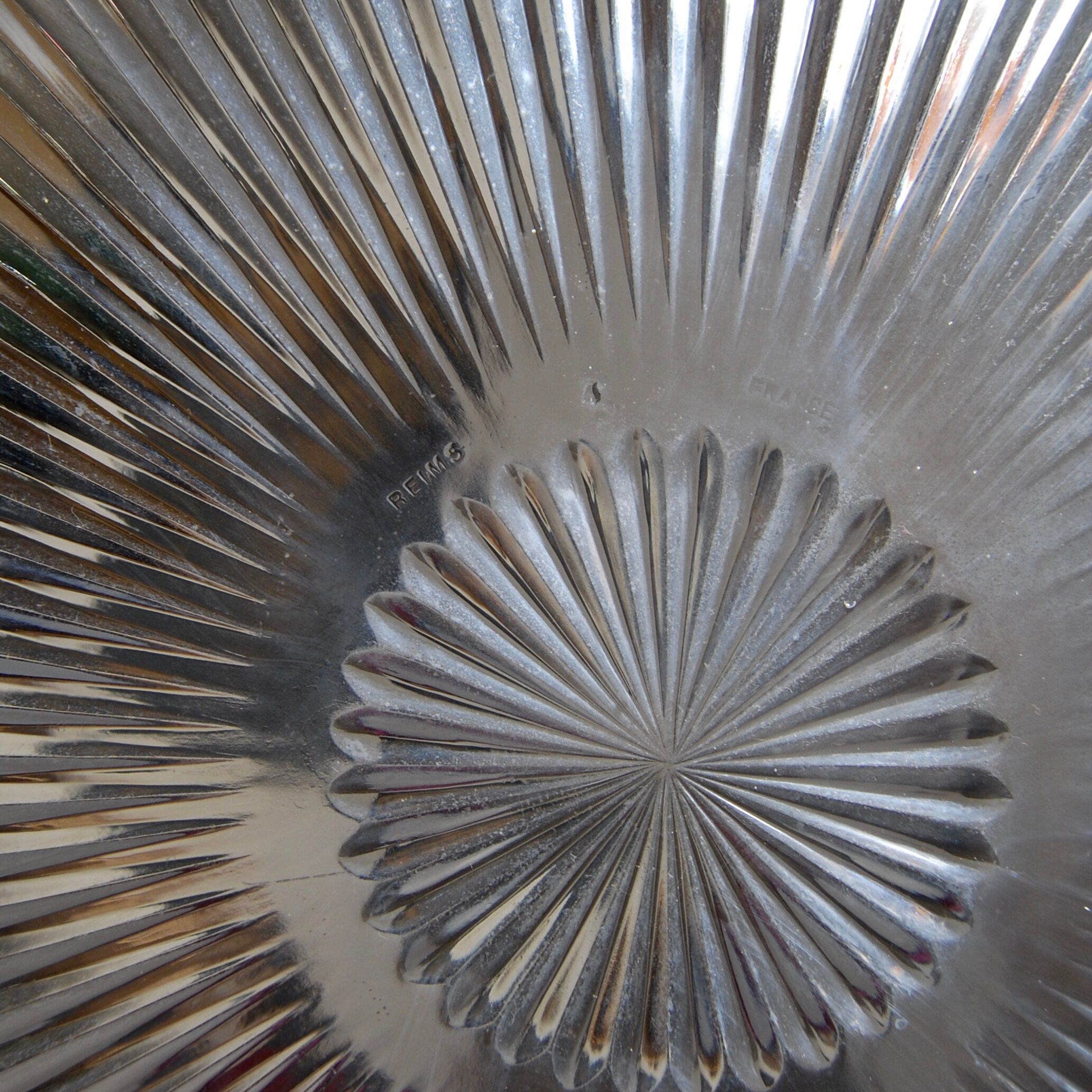 Molded glass dish