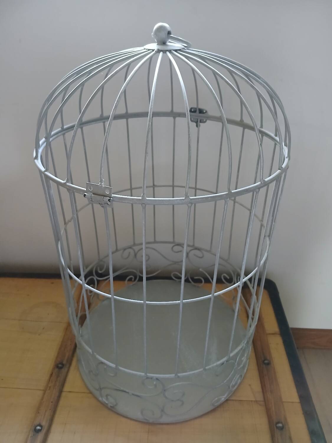 Decorative birdcage