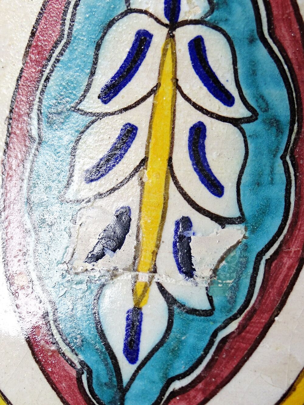 Large ancient jobana from Fes in polychrome faience, Morocco 20th century.
