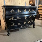 Curved chest of drawers, Louis XV style, Bordeaux type, lacquered in black