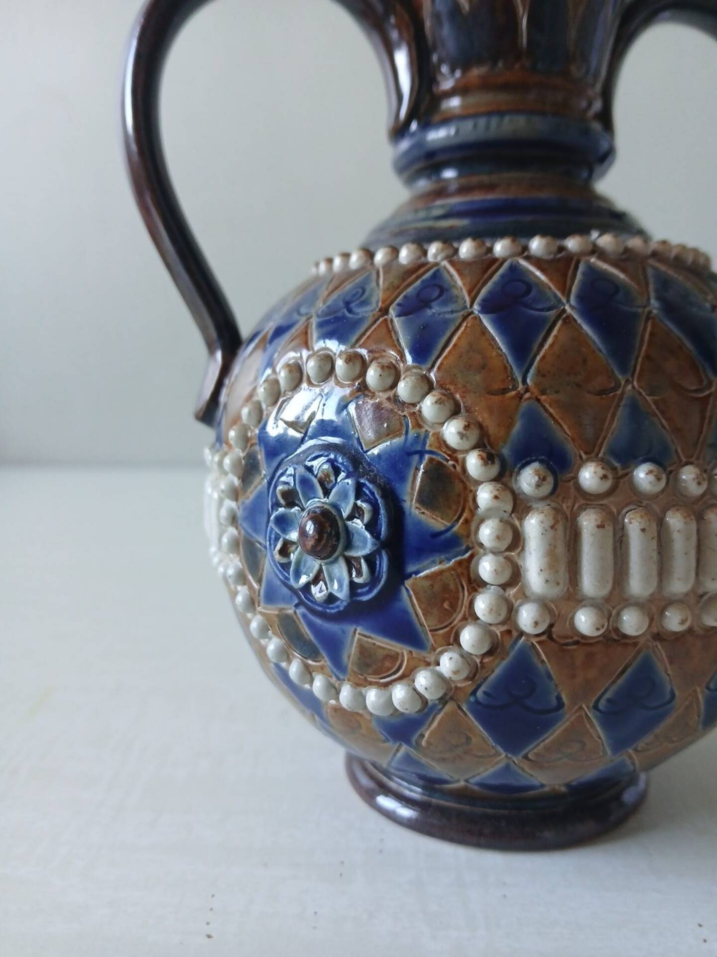 Doulton Lambeth vase 1895 – Ethel Beard & Florrie Jones – Art Nouveau