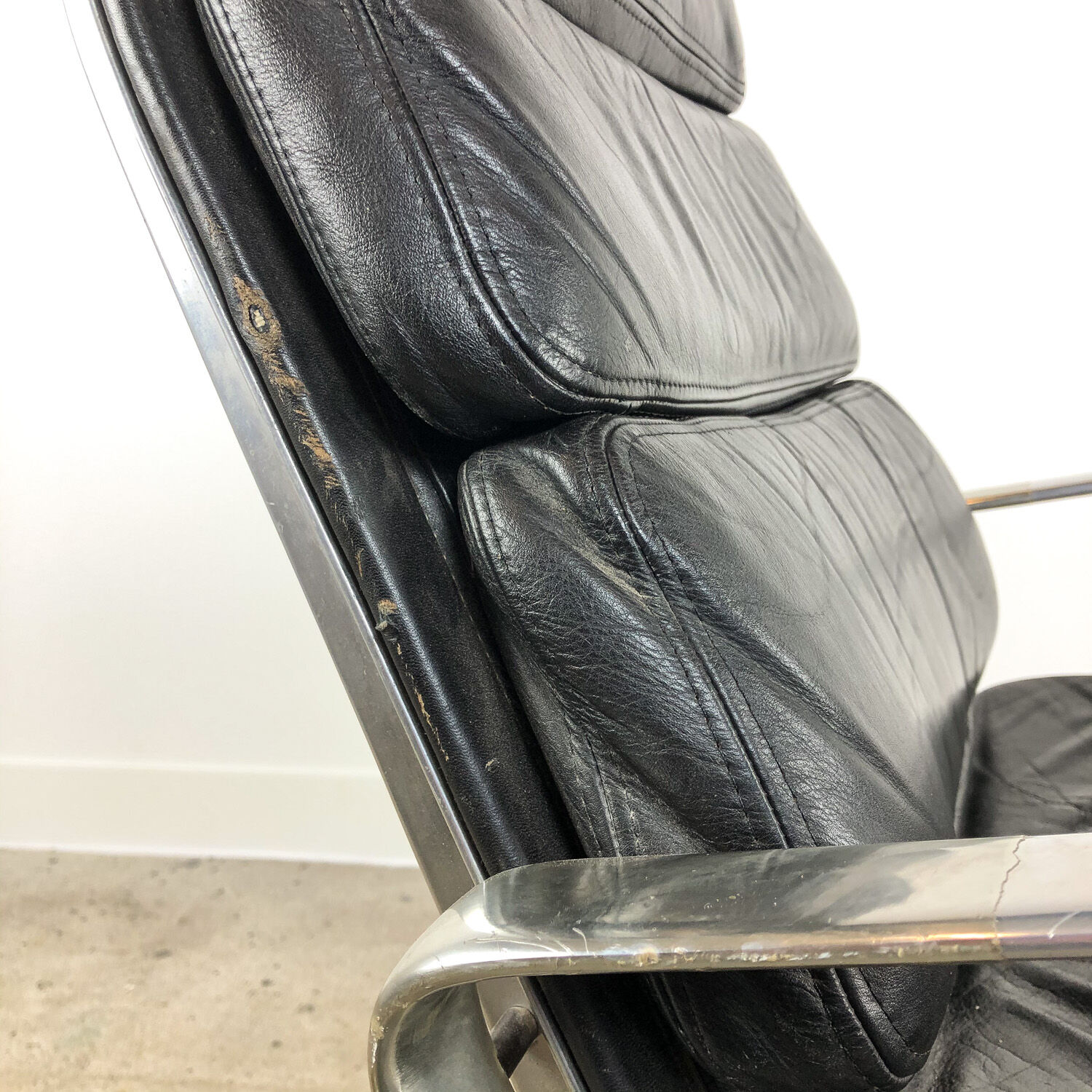 Charles and Ray Eames Softpad chair EA 216 edition Herman Miller, 1960