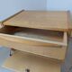 Paire de chevets en bois blond