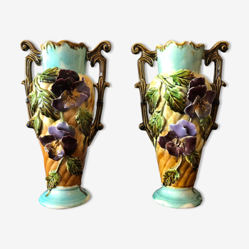 Duo de vases en barbotine ancienne